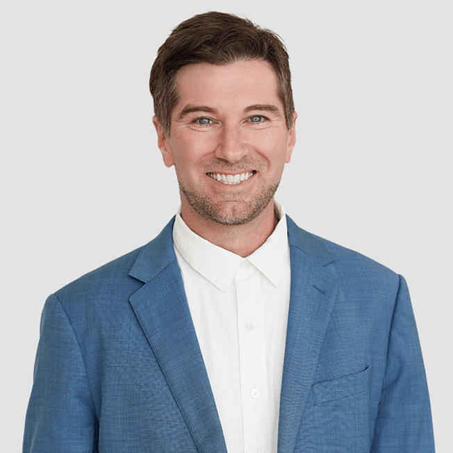 Portrait Henry standing 2026